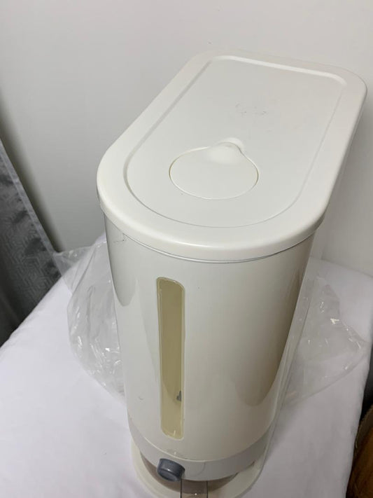 DRY FOOD STORAGE DISPENSER — 15L GRAIN & CEREAL CONTAINER