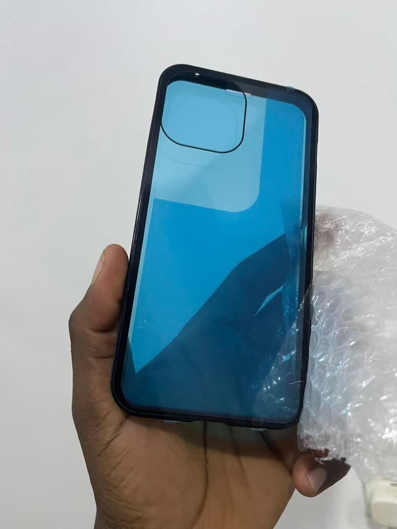 MAGNETIC DOUBLE-SIDED GLASS IPHONE CASE